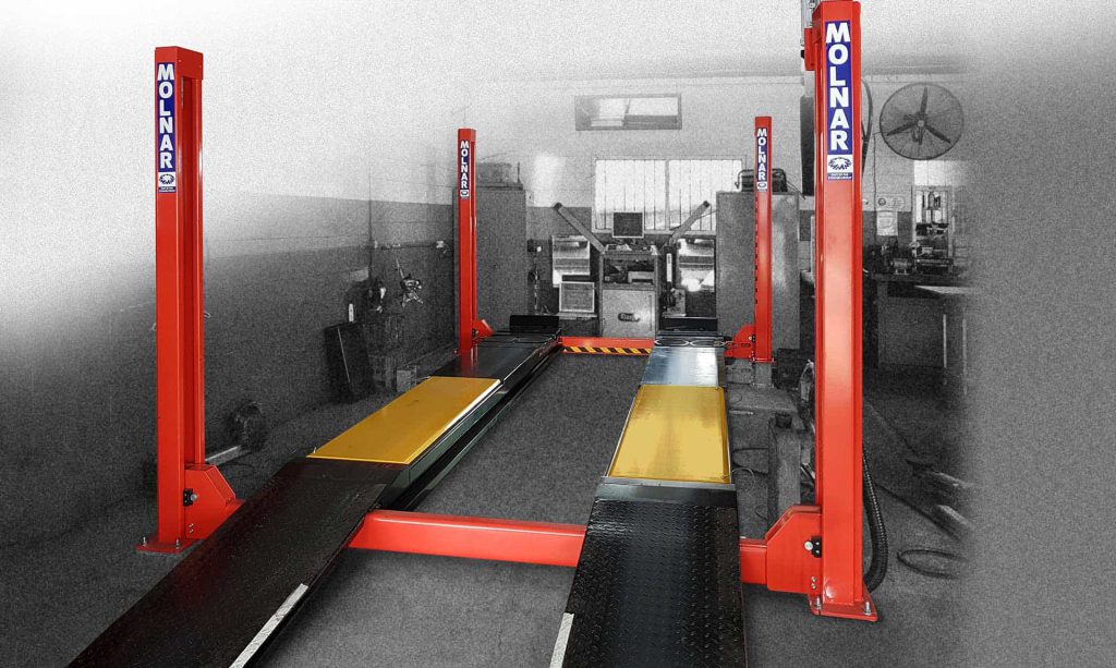 SM450-A 4 post hoist in professional workshop