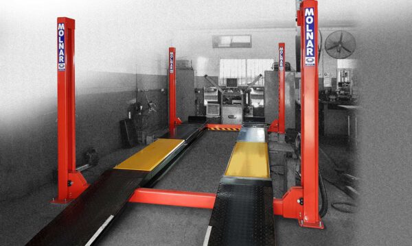 SM450 4 post hoist in professional workshop