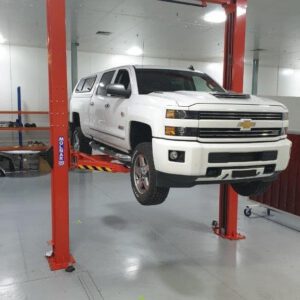 SM270 2 post hoist with car in service position