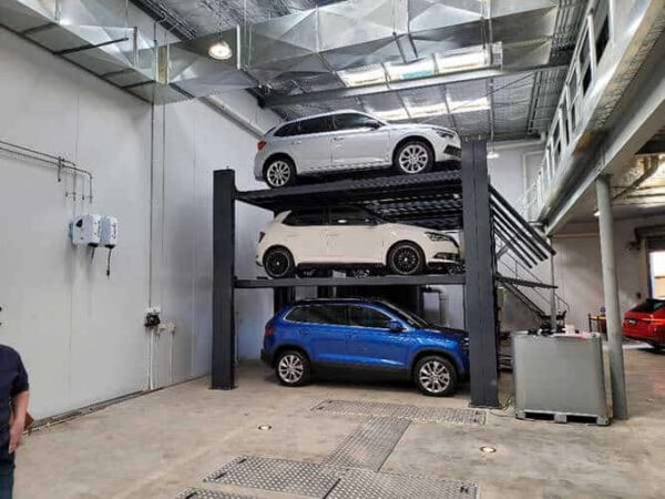 Laser 43CP 3 car stacker in operation with vehicles