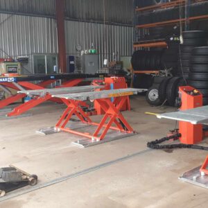 CM350-LS mid-rise scissor hoist lifting vehicle