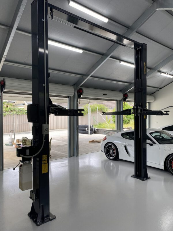 Bradbury 40SE 4 tonne 2 post car hoist lift for vehicle servicing